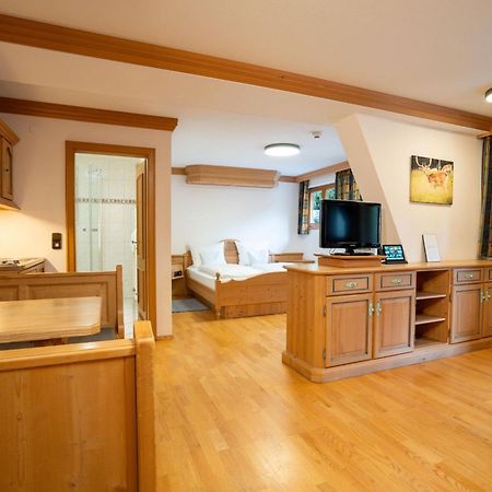 Hotel Tannenmuehle Grafenhausen Bagian luar foto