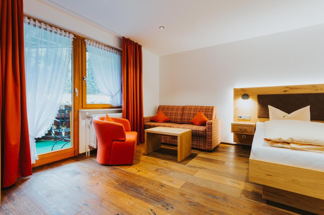 Hotel Tannenmuehle Grafenhausen Bagian luar foto