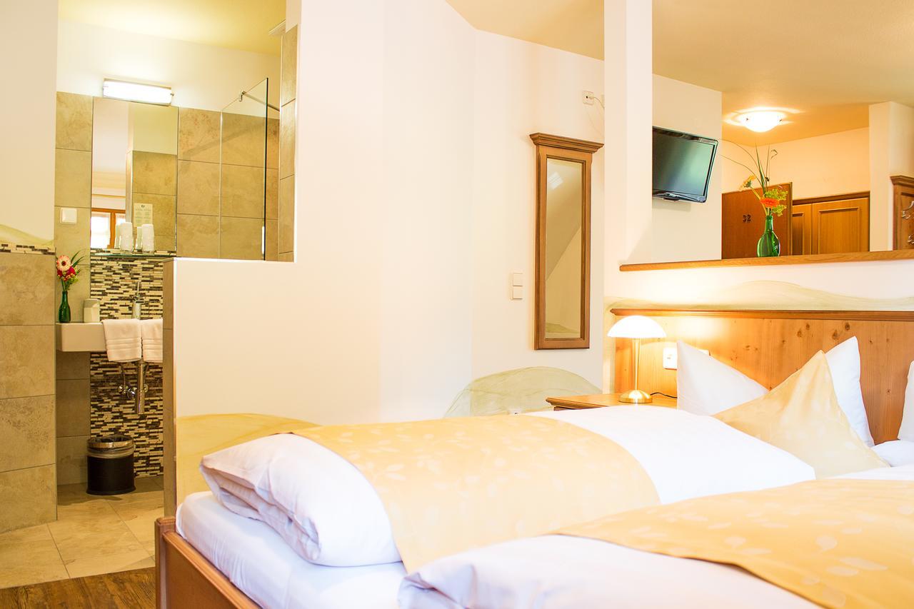 Hotel Tannenmuehle Grafenhausen Bagian luar foto